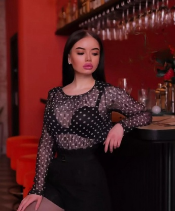 💋 Я создам незабываемую атмосферу нашей встречи, где ты сможешь полностью расслабиться и получить невероятное наслаждение. 😍 У меня много возможностей, чтобы удовлетворить тебя, и я гарантирую, что ты останешься доволен нашими играми. 😈 Также у меня есть отличные отзывы от предыдущих клиентов, которые оценили мои услуги. 🌟 Если ты хочешь узнать больше о моих фото и дополнительных услугах, пиши мне прямо сейчас! 💕 Тебя ждет незабываемый опыт в Москве! 🌆 Анастасия
