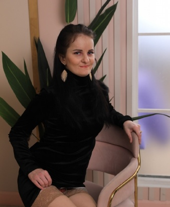 🌹 Стоит обратить внимание, что я проживаю в Москве. Мы можем провести незабываемое время вместе, где я гарантирую полный релакс и ублажение всех твоих желаний.
Мои услуги персонализированы и включают разнообразные эротические массажи, фантазии и ролевые игры. Я открыта для новых экспериментов и всегда стремлюсь удовлетворить тебя полностью.
Мои фото 100% реальные, так же у меня есть отличные отзывы от предыдущих клиентов, которые гарантируют мою профессиональность и нежность. ✨ Если ты ищешь незабываемые встречи с красивой, интеллигентной и опытной девушкой в Москве, то я именно то, что тебе нужно. 🌟 Обещаю, что у тебя останутся только лучшие впечатления после нашей встречи. 💫 Лидия