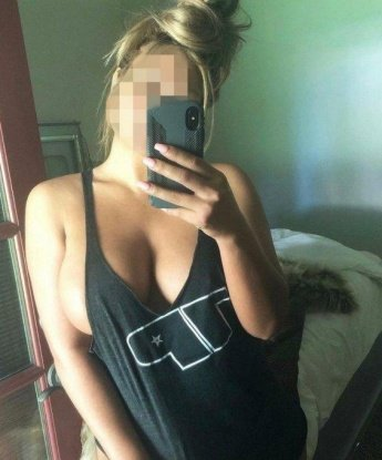 У меня есть особый дар превращать каждую встречу в незабываемую сказку, полную страсти и наслаждения. Нежные прикосновения и горячие поцелуи - это лишь малая часть того, что я могу предложить тебе в Москве. Мои услуги основаны на доверии, конфиденциальности и полном удовлетворении тебя. Отзывы моих клиентов говорят сами за себя - они находятся в восторге от каждой нашей встречи. А фото, которые ты увидишь, лишь намекают на мою истинную красоту и сексуальность. Доверься мне, и я покажу тебе невероятный мир наслаждения и разврата. Милашка